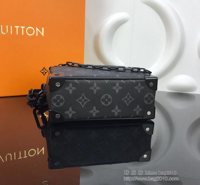 路易威登LV 頂級原單 M44480 標誌性Monogram Eclipse塗層帆布面 搭配樹脂鏈帶 單肩斜挎包 可手提  ydh2692